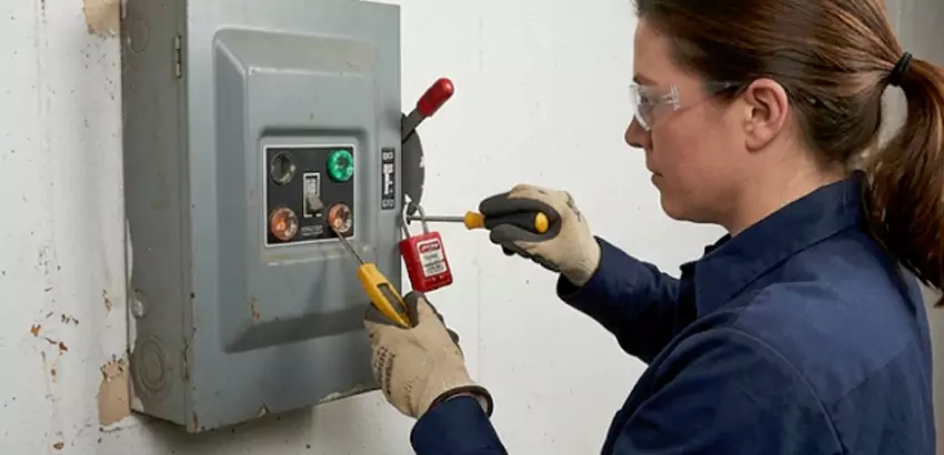 Motion Sensor Light Switch Replacement in La Vergne